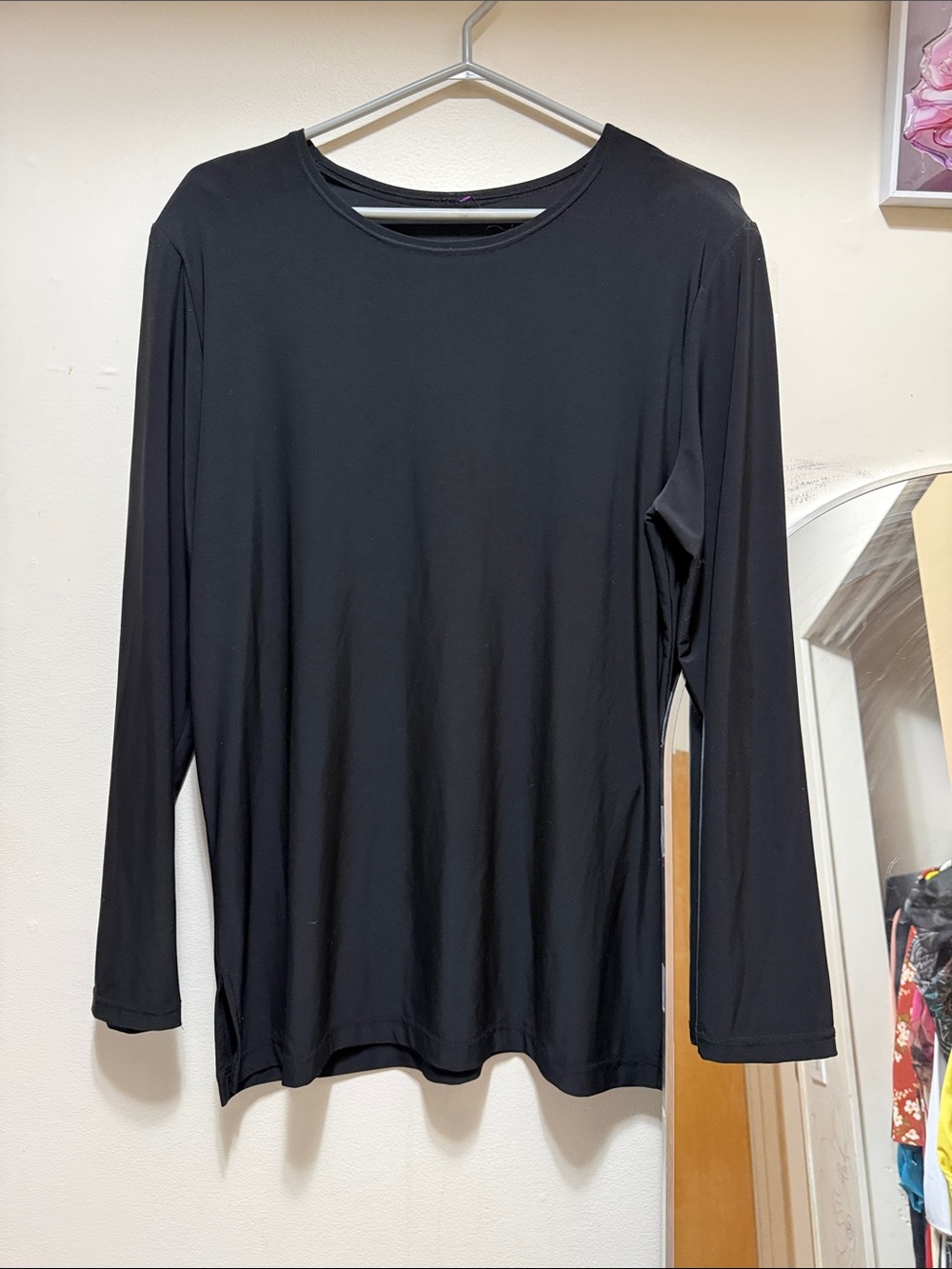 Women’s Black Long-Sleeve Crew Neck Top